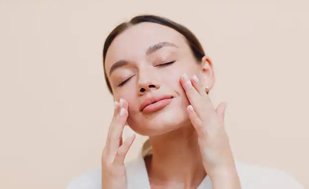 Improving Skin Health: Tips for Glowing and Clear Skin